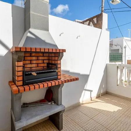 Family-friendly With Ac & Patio By Lovelystay Vakantiehuis