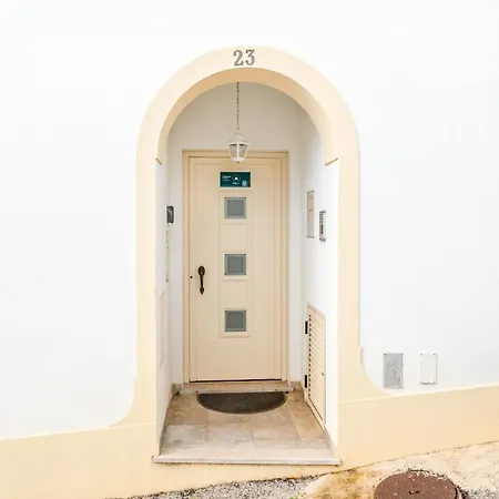 Family-friendly With Ac & Patio By Lovelystay Vakantiehuis *