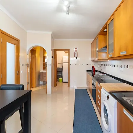 Family-friendly With Ac & Patio By Lovelystay Prázdninový dům Portimão