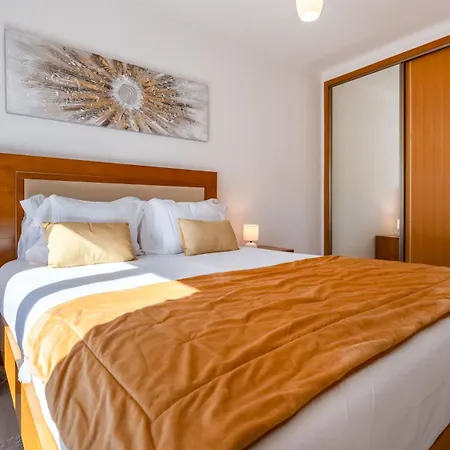 Family-friendly With Ac & Patio By Lovelystay